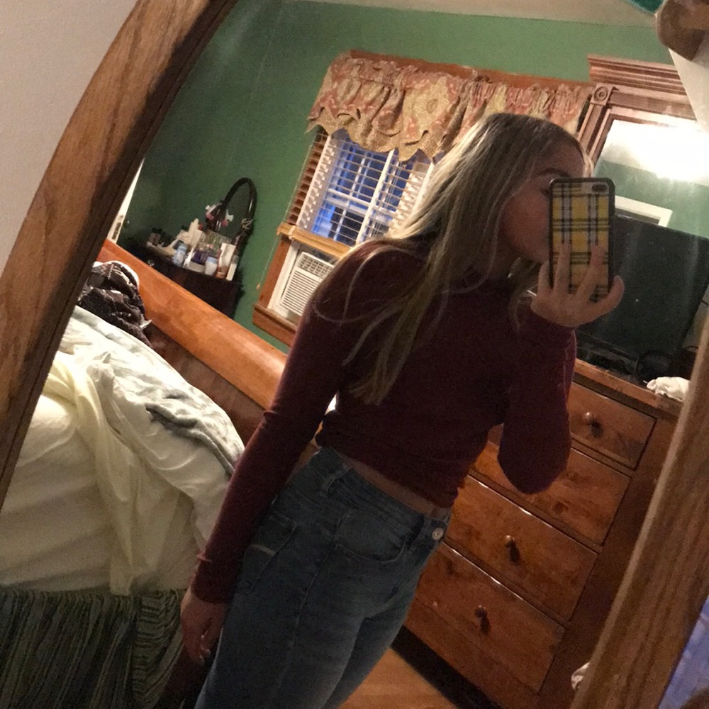 cute maroon top !!